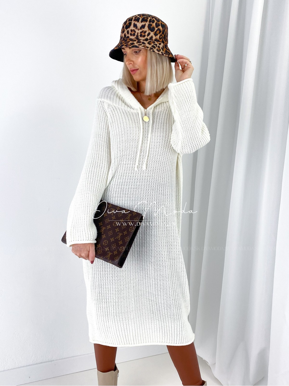 Pletené šaty / sveter s kapucňou biely 148
