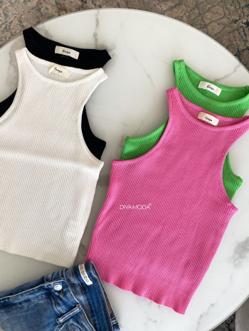 Úpletový vrúbkovaný crop top 