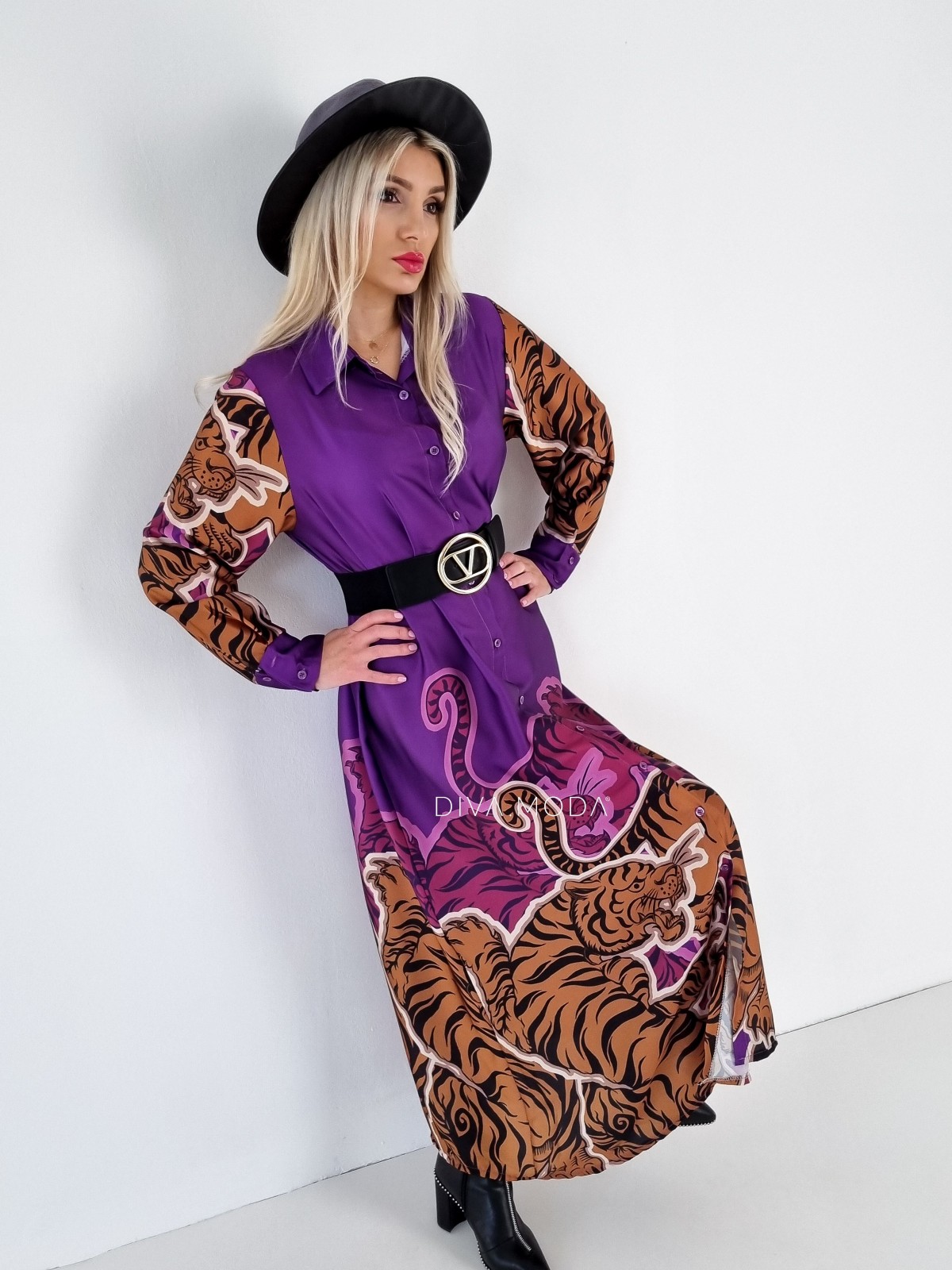 Saténové maxi šaty so vzorom fialové S 515