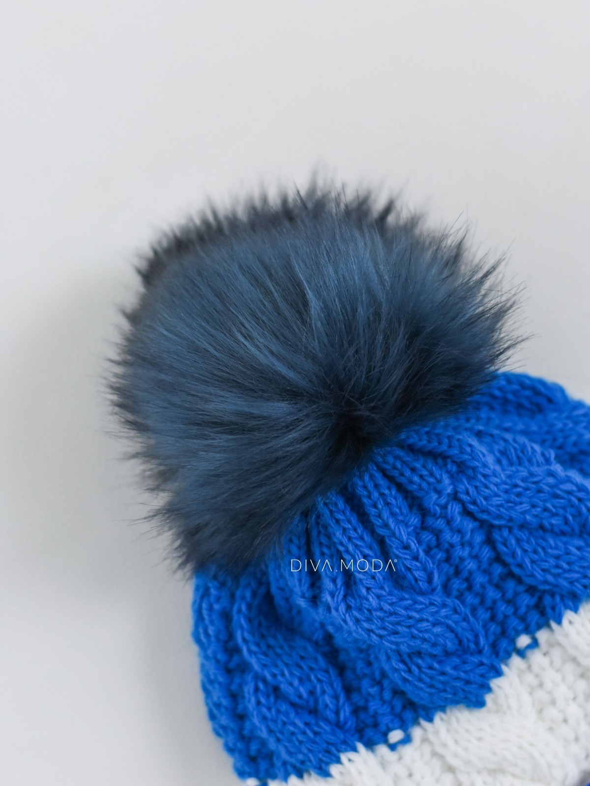 Pletená osmičková čiapka 3 colors modro-biela P 1