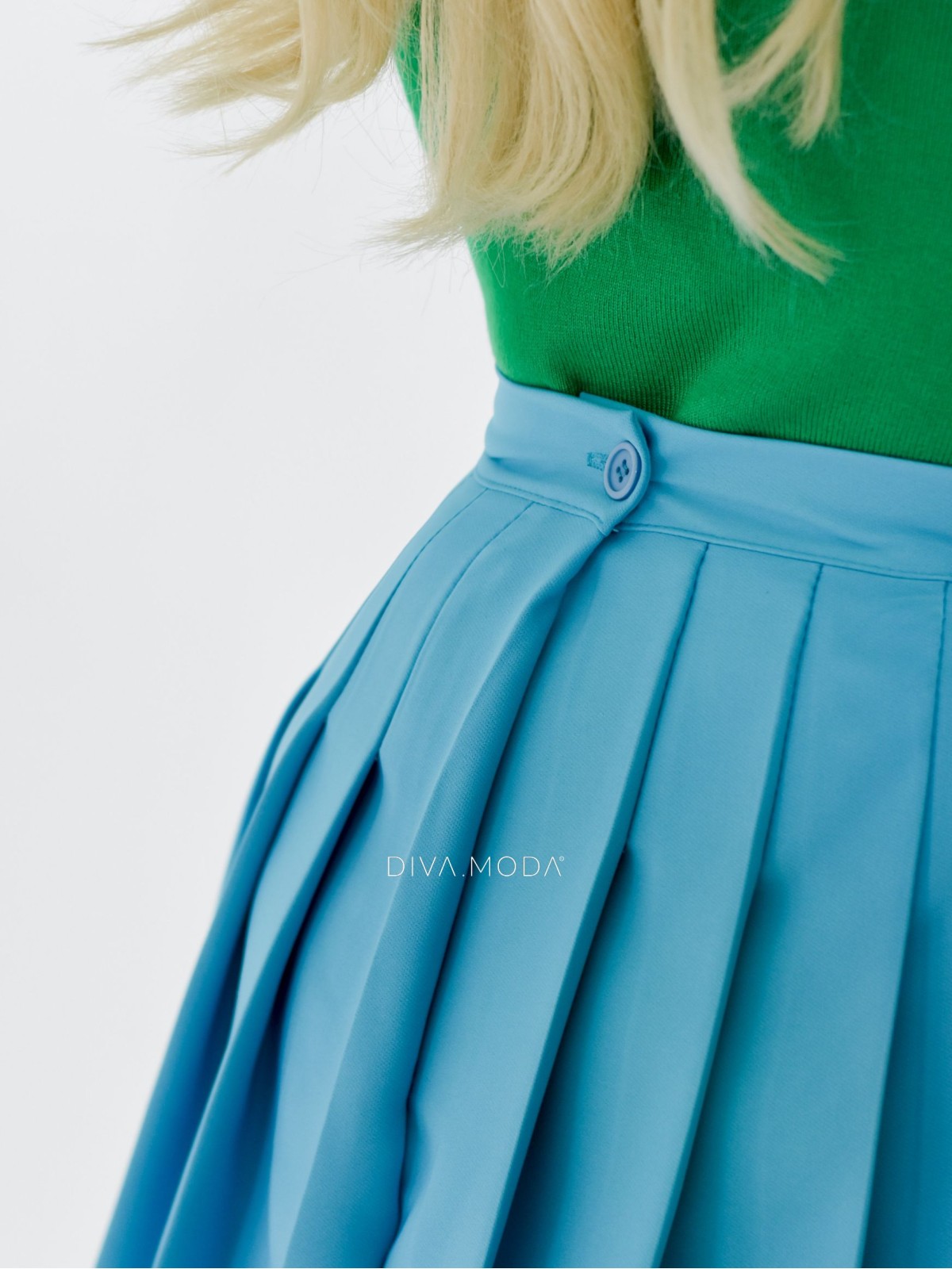 Skladaná krátka sukňa tyrkysovo-modrá P 19