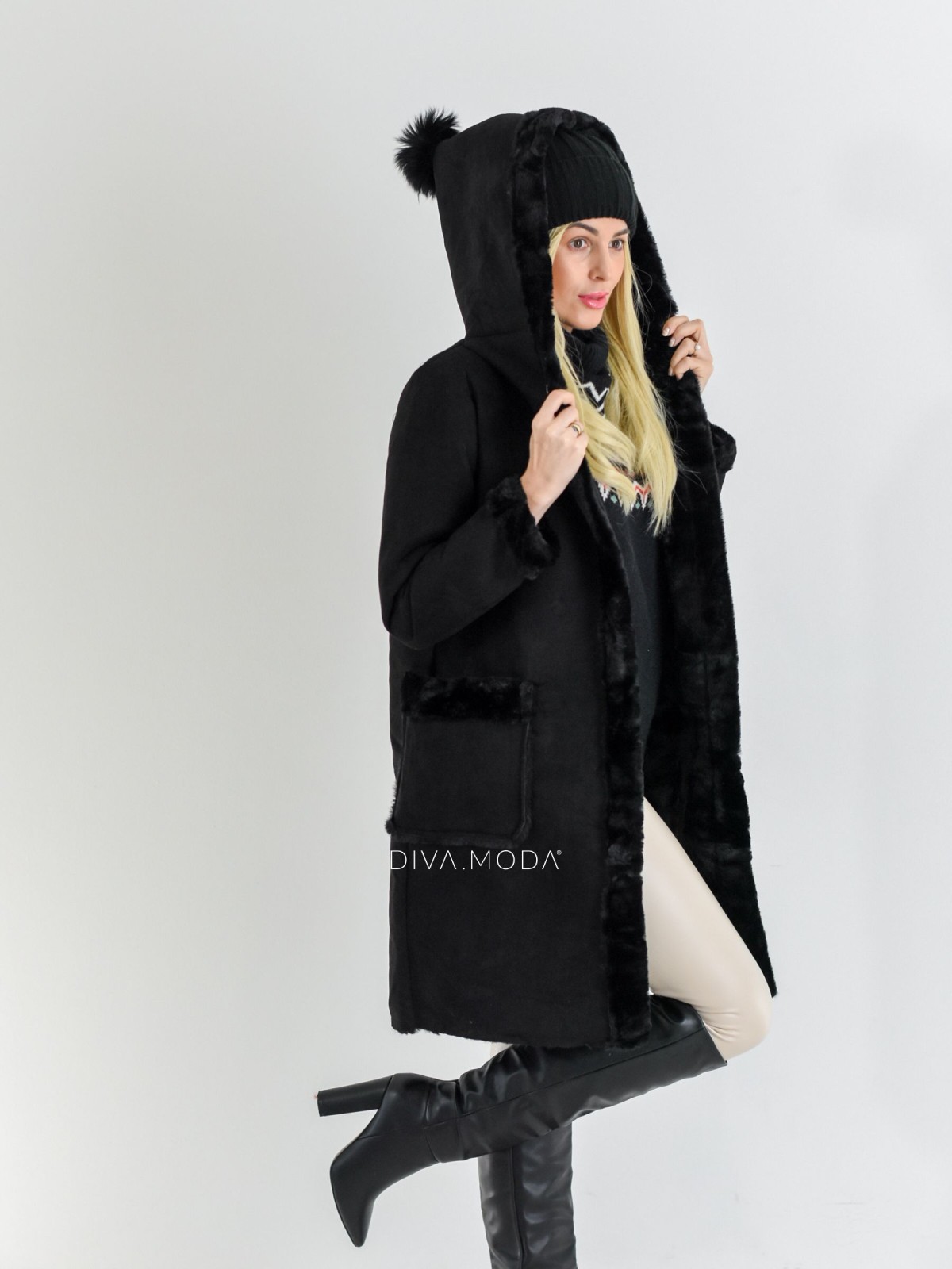 Kožušinový kabátik z brúsenej koženky s kapucňou čierny P 40