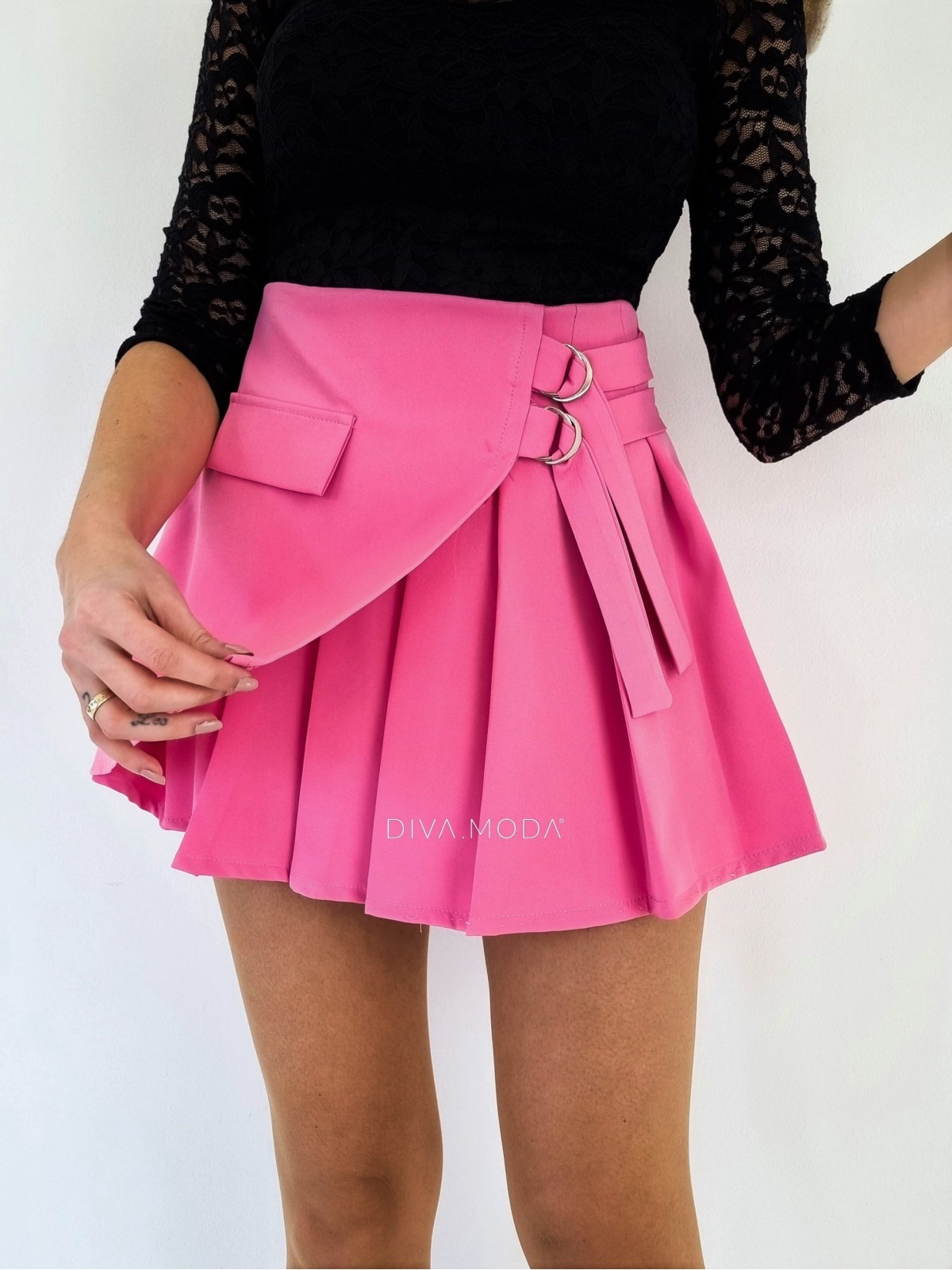 Skladaná krátka sukňa s prackou ružová A 76