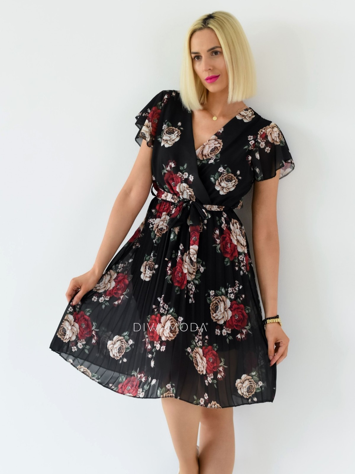 Kvetované šaty s plisovanou sukňou Derin čierne A 249