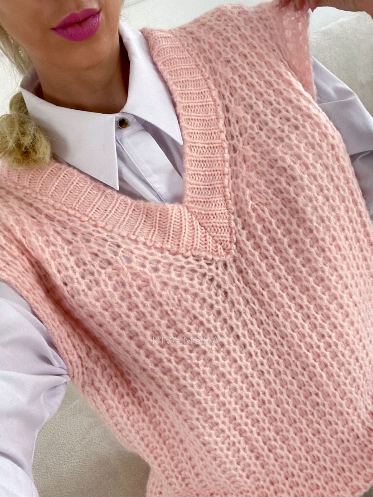 Pletená vesta marhuľkovo-ružová S 83