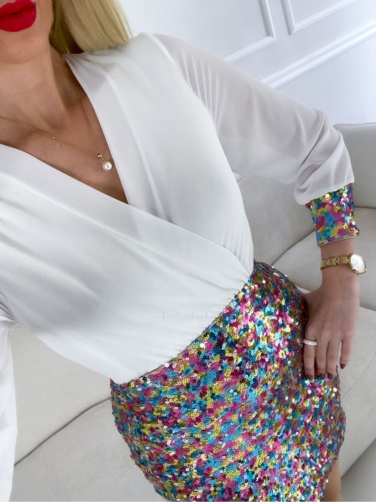 Blúzkové mini šaty s flitrovanou sukňou multicolor P 33