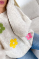Pletený sveter s kvetmi béžový M 99