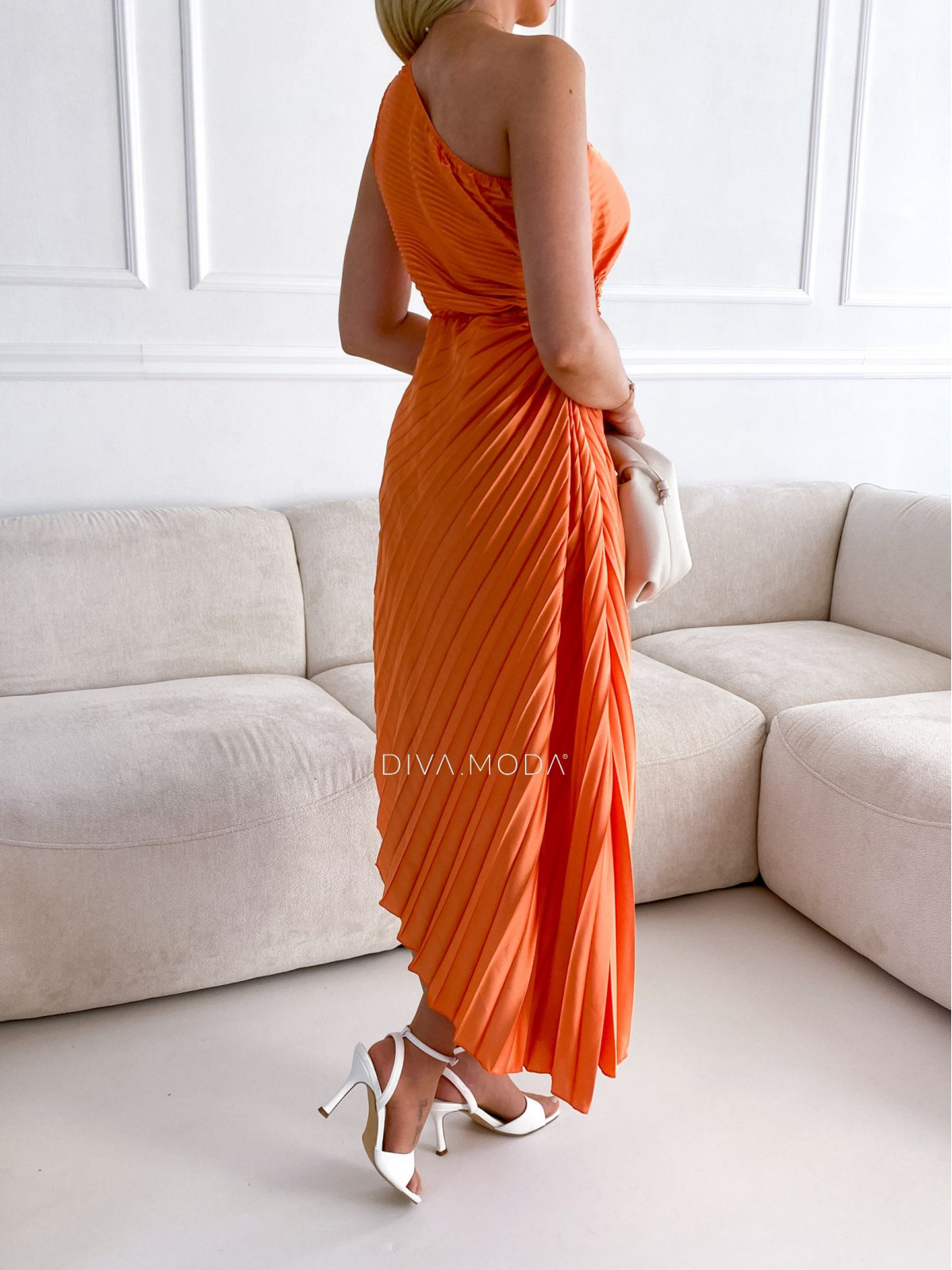 Plisované elegantné šaty s výrezom orange M 6