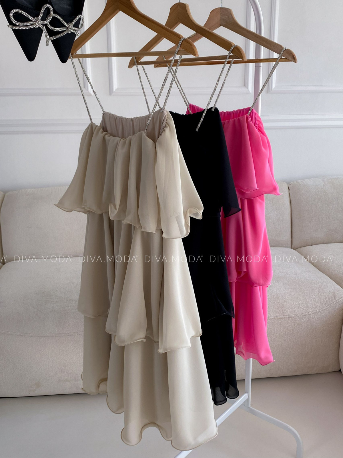 Volánové šaty so štrasovými ramienkami ružové P 58