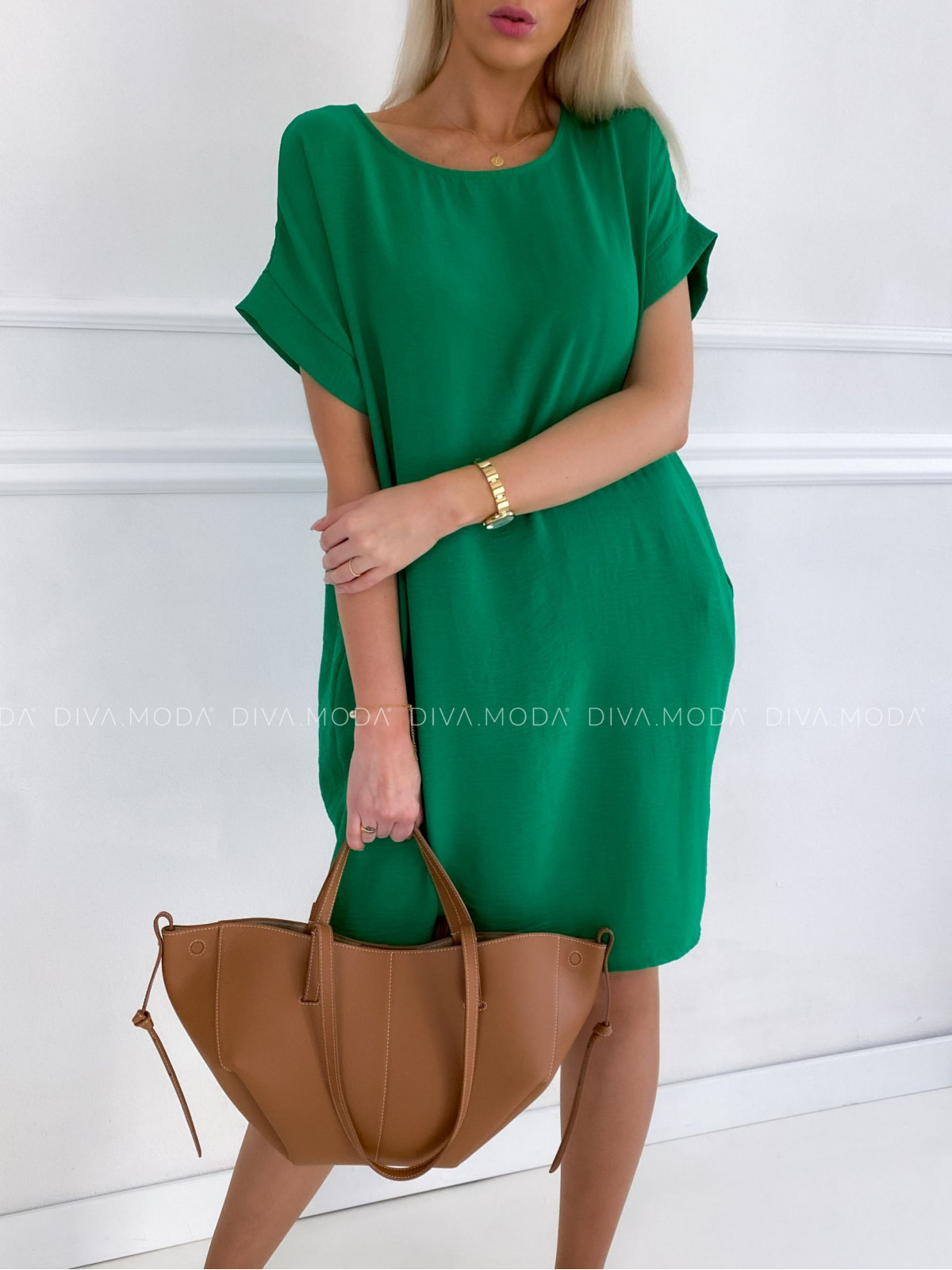 Basic šaty rozšírené na bokoch zelené P 108