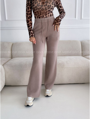Úpletové nohavice so šnúrkou cappuccino V 71