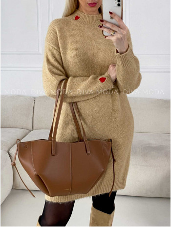 Pletené polo-rolákové šaty so srdiečkami latté V 555