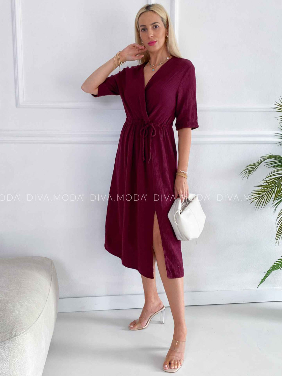 Mušelínové midi šaty s viazaním na boku burgundy K 340