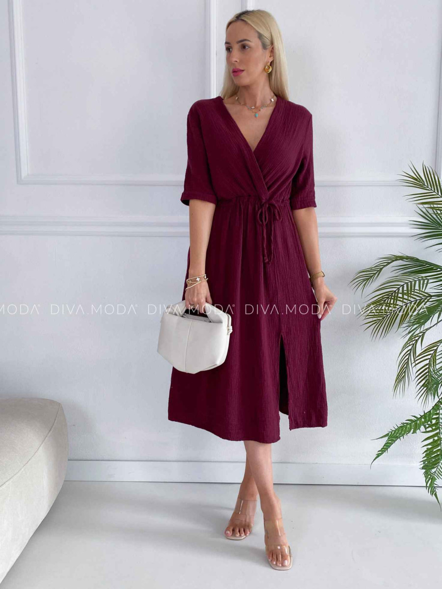 Mušelínové midi šaty s viazaním na boku burgundy K 340