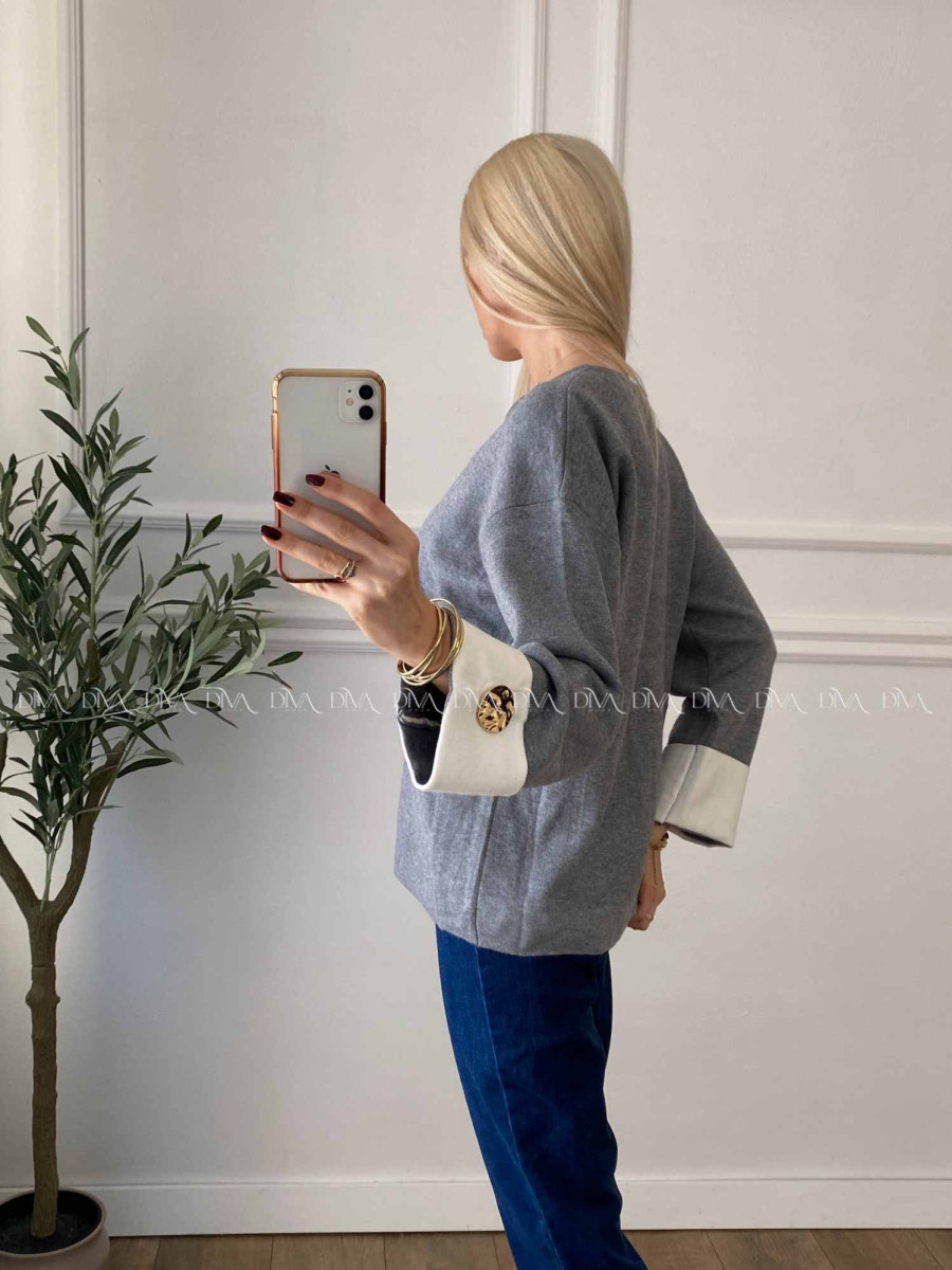 Sveter s gombíkmi na rukávoch sivý A 46