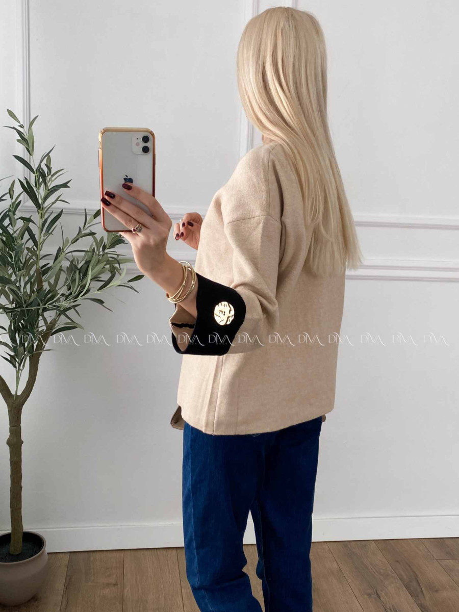 Sveter s gombíkmi na rukávoch vanilkovo - béžový A 46