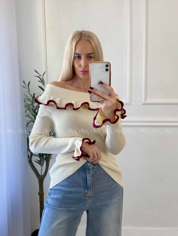 Sveter off shoulders s lemom vanilkový A 49 Sveter off shoulders s lemom vanilkový A 49