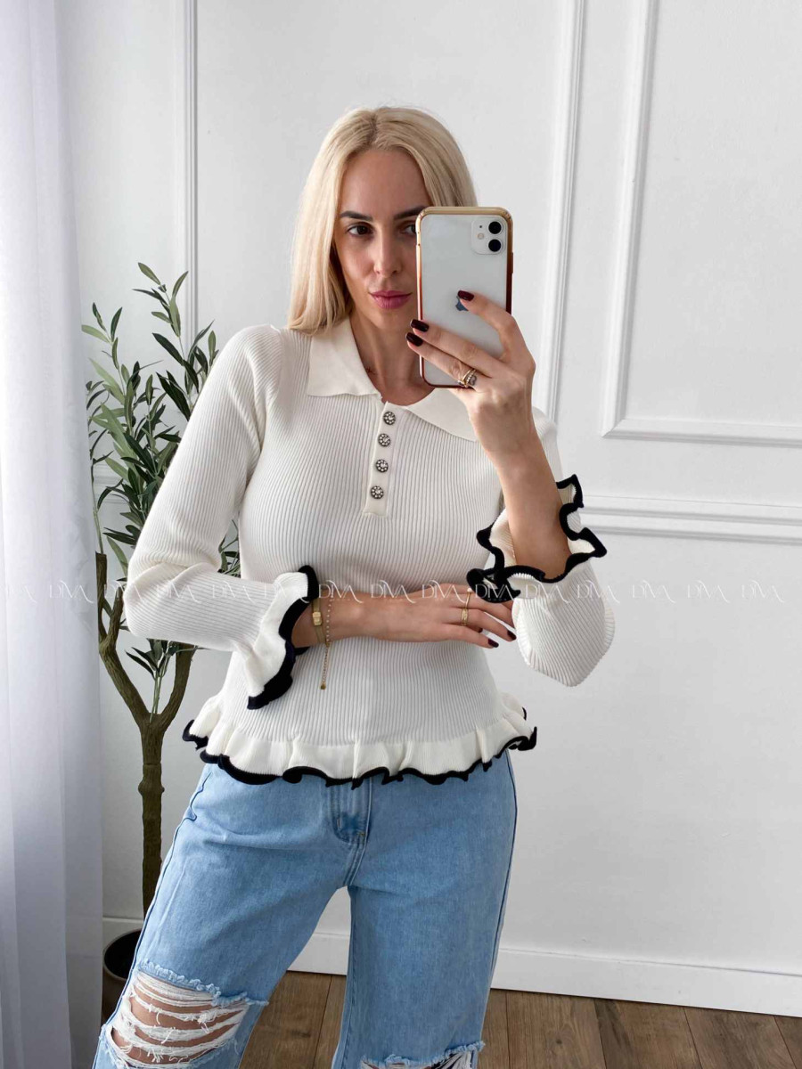 Sveter s kamienkovými gombíkmi a lemom biely A 48