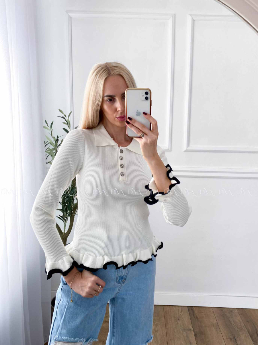 Sveter s kamienkovými gombíkmi a lemom biely A 48