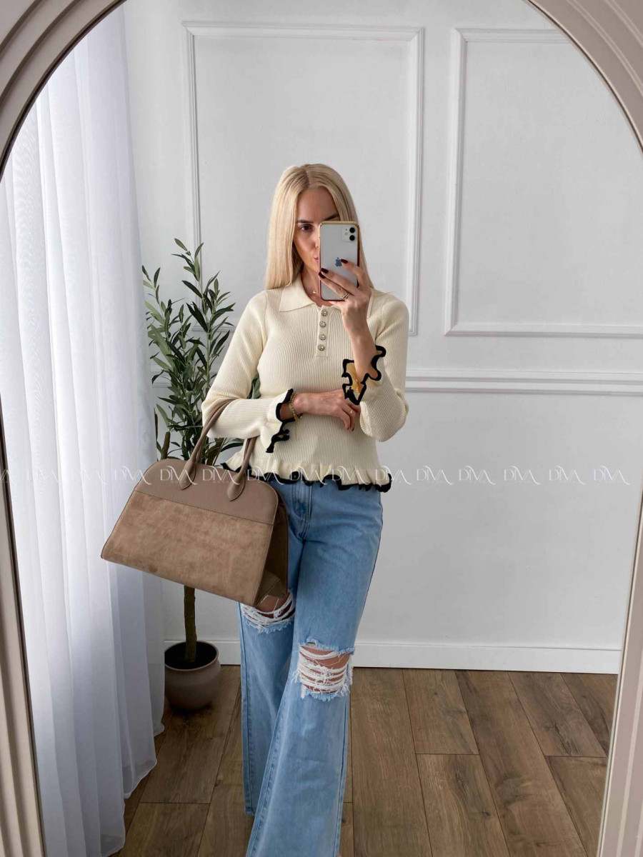 Sveter s kamienkovými gombíkmi a lemom vanilkový A 48