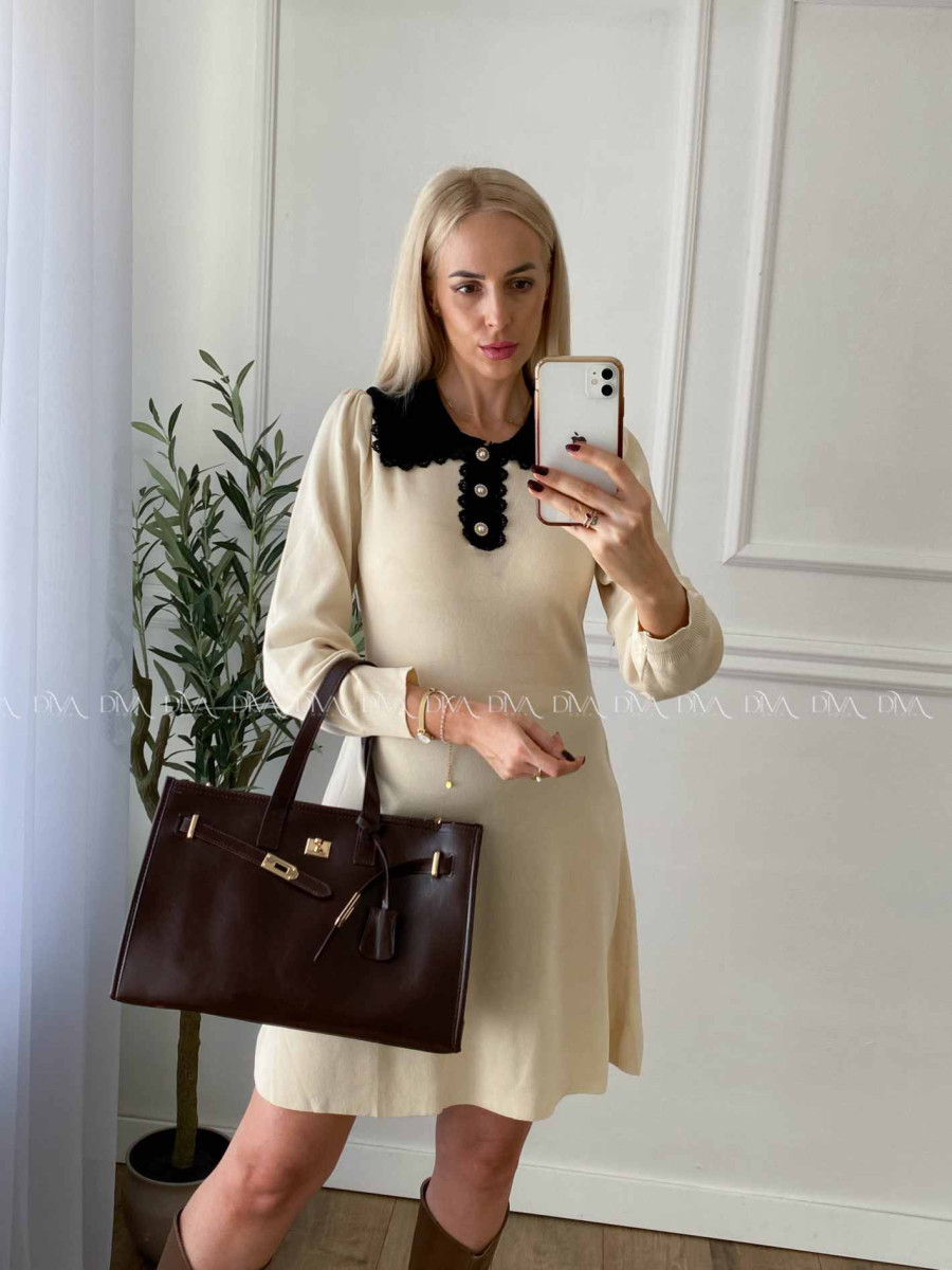 Úpletové šaty s krajkovaným golierom vanilkové A 41