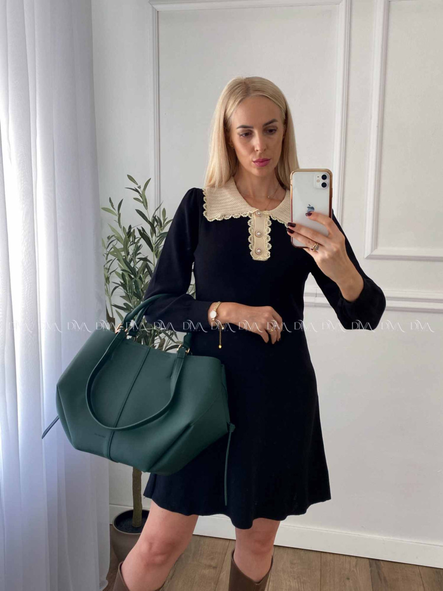 Úpletové šaty s krajkovaným golierom čierne A 41