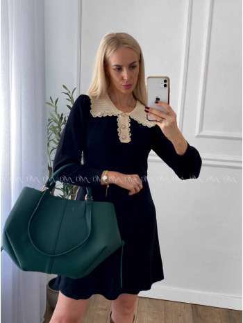 Úpletové šaty s krajkovaným golierom čierne A 41