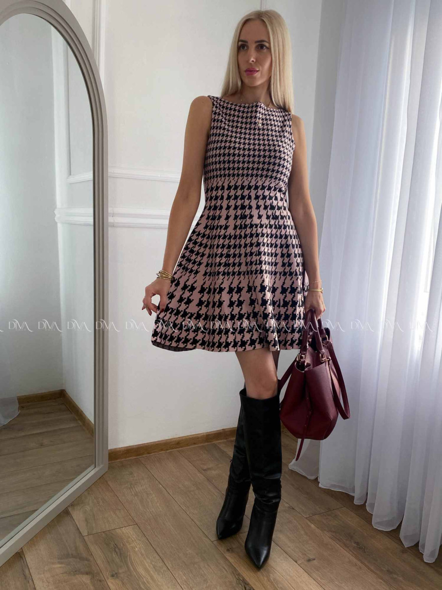 Úpletové šaty kohútia stopa ružové A 22