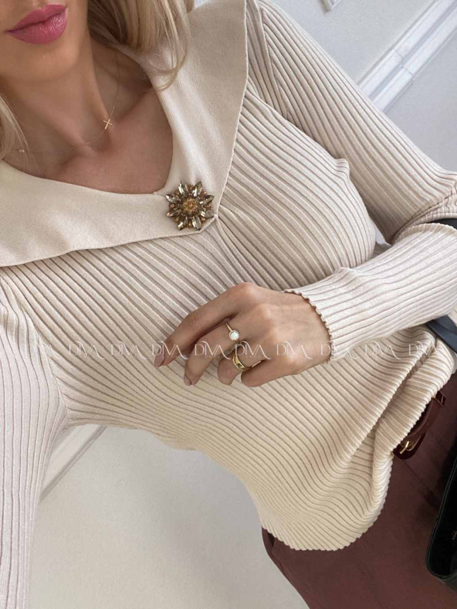 Svetrík s golierom a kamienkovým kvetom béžový A 12