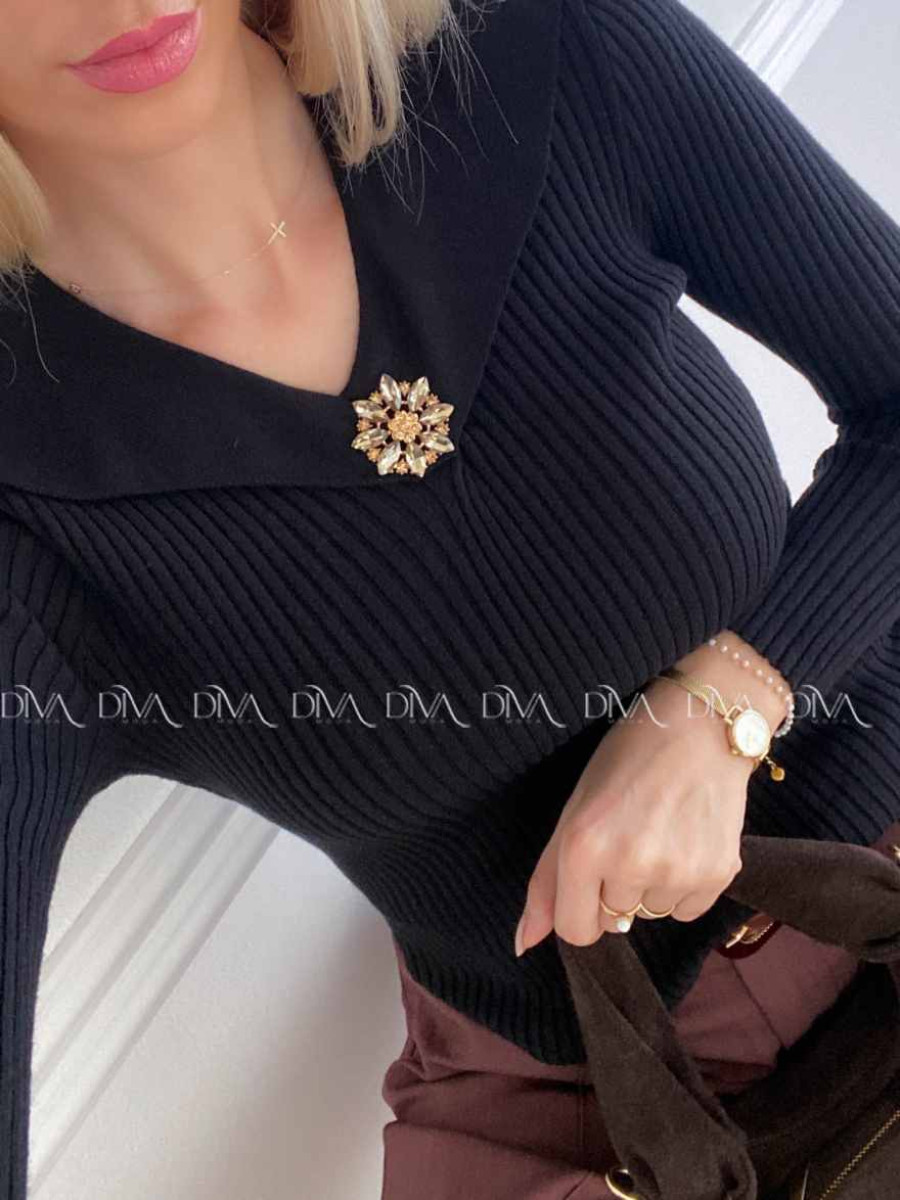 Svetrík s golierom a kamienkovým kvetom čierny A 12