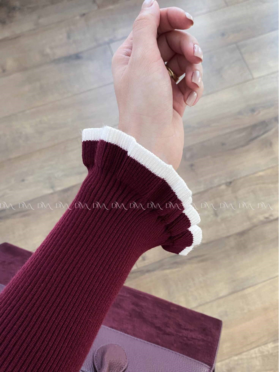 Úpletové midi šaty s gombíkmi a volánmi na rukách burgundy A 66