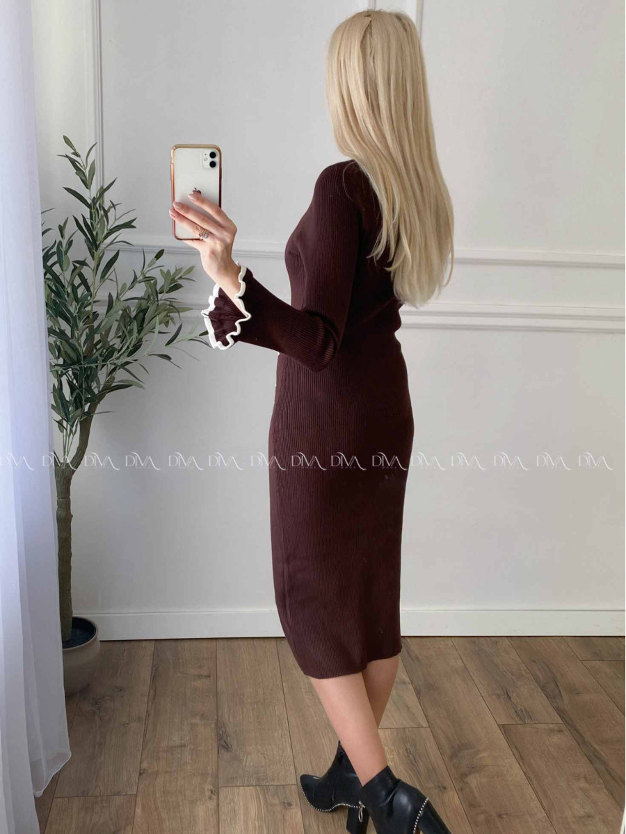 Úpletové midi šaty s gombíkmi a volánmi na rukách čokoládové A 66