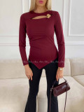 Šikmý top s výstrihom a sponou burgundy A 77 Šikmý top s výstrihom a sponou burgundy A 77