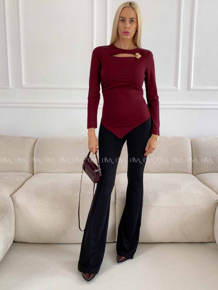 Šikmý top s výstrihom a sponou burgundy A 77 Šikmý top s výstrihom a sponou burgundy A 77