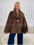 kožušinový kabát so zlatou brošňou hnedý A 104