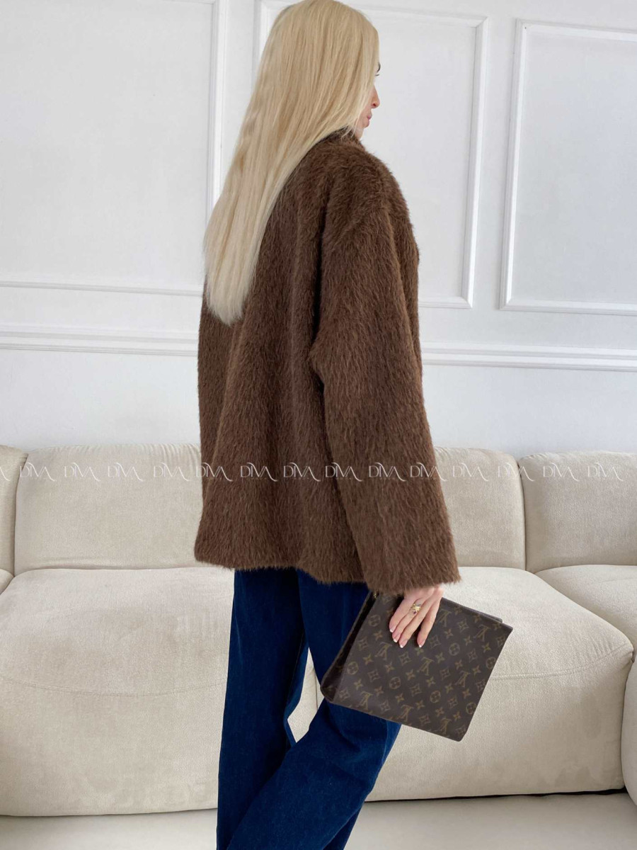 kožušinový kabát so zlatou brošňou hnedý A 104