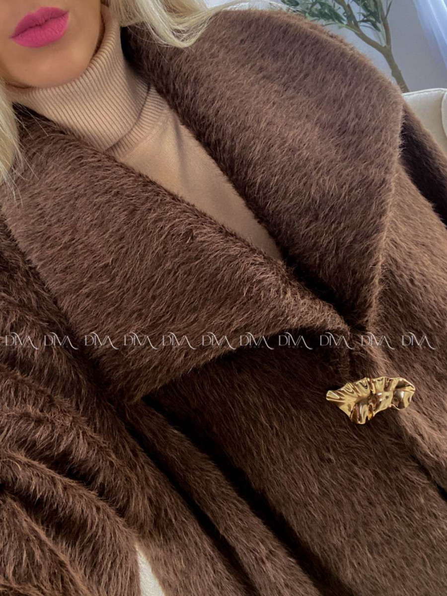 kožušinový kabát so zlatou brošňou hnedý A 104