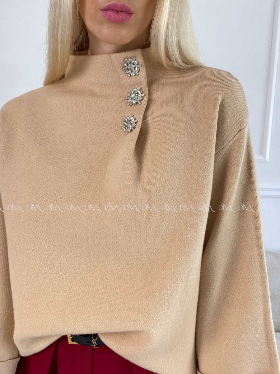 Sveter so štrasovými gombíkmi vanilkový V 52