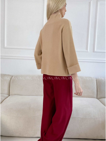 Sveter so štrasovými gombíkmi vanilkový V 52