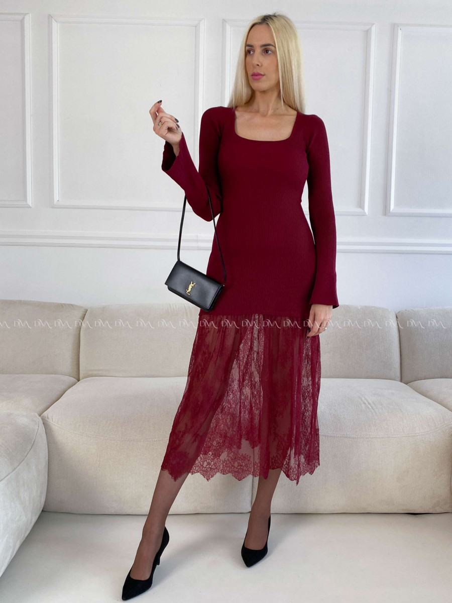 Úpletové maxi šaty s krajkovanou sukňou burgundy A 119