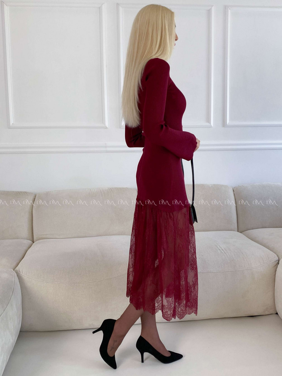 Úpletové maxi šaty s krajkovanou sukňou burgundy A 119