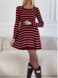 Úpletové pruhované šaty burgundy A 118