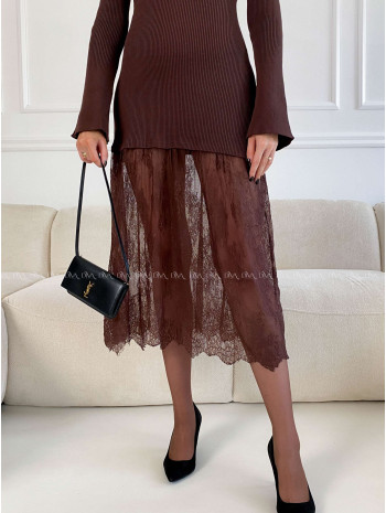 Úpletové maxi šaty s krajkovanou sukňou čokoládové A 119