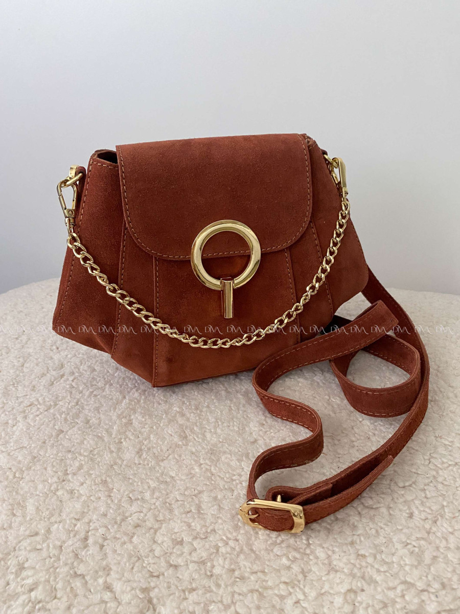 Asymetrická Kabelka z pravej brúsenej kože camel s retiazkou