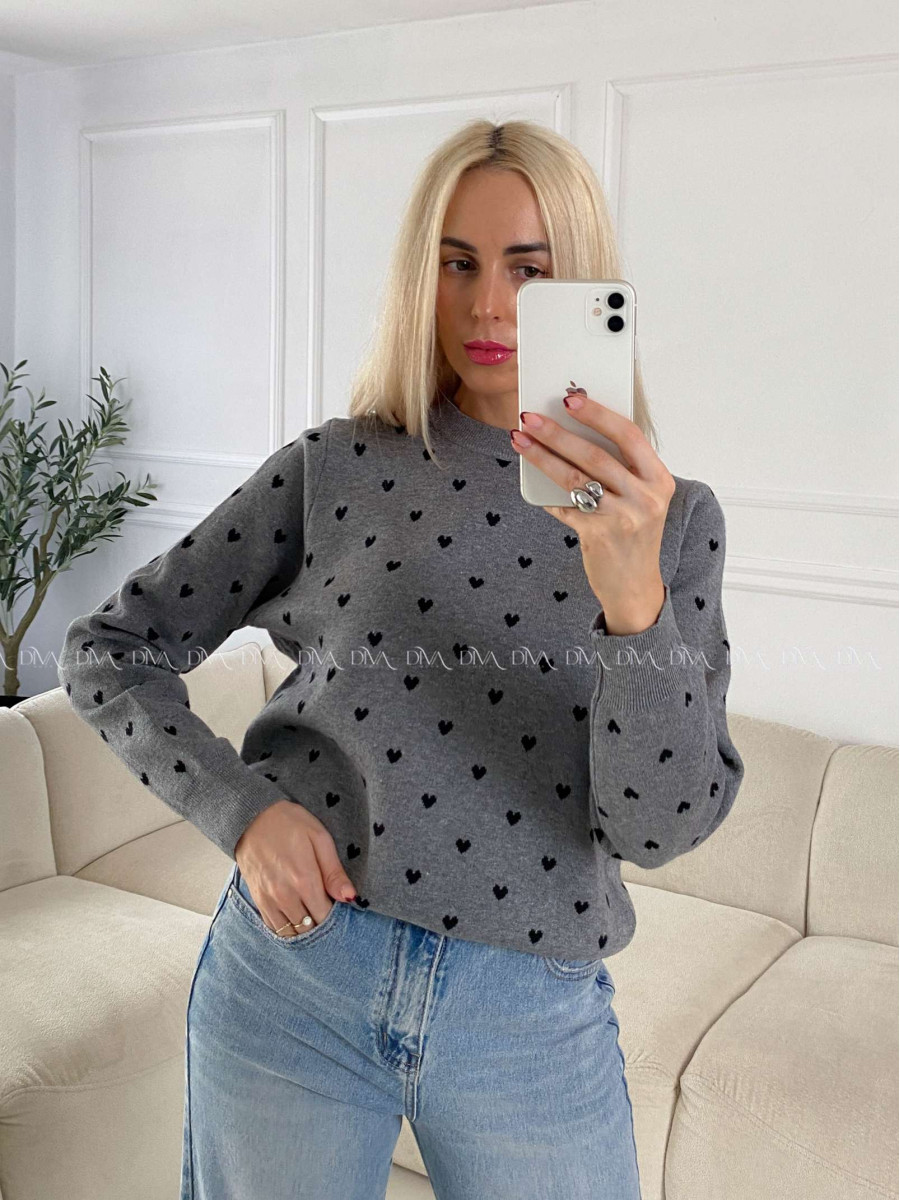 Sveter so srdiečkami sivý A 142