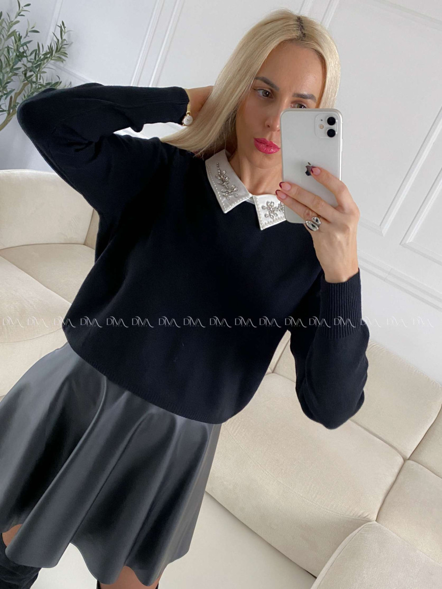 Sveter so zdobeným golierom čierny  A 147