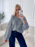 Sveter s V - dekoltom sivý A 153