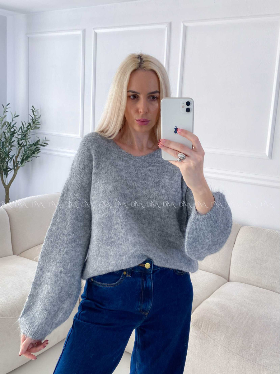 Sveter s V - dekoltom sivý A 153