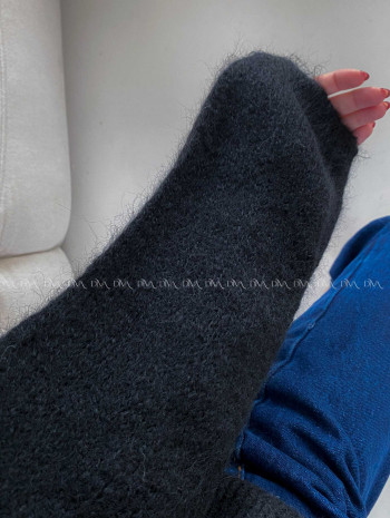 Sveter s V - dekoltom čierny A 153