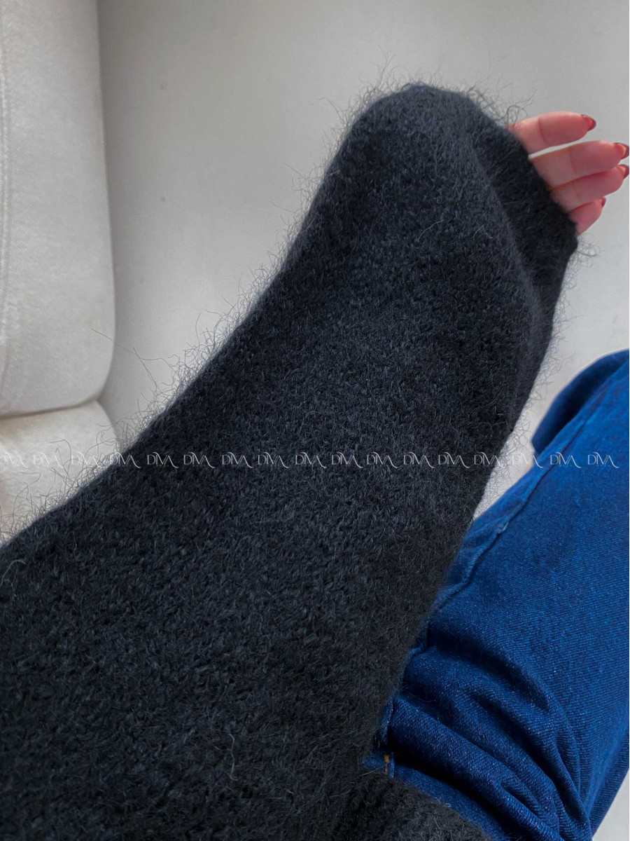 Sveter s V - dekoltom čierny A 153